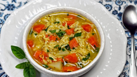 Sopa de frango com macarrão