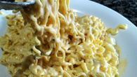 Macarrão instantâneo com queijo