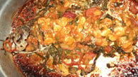 Corvina ao forno ao molho de camarão