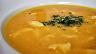 Caldo de abóbora com frango