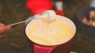 Fondue de queijo sem lactose cremosíssimo e rico em sabor