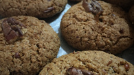 Cookies de nozes e aveia