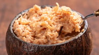 Cocada cremosa vegana com leite de coco e sabor intenso