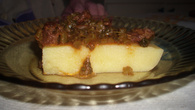Polenta com carne e talo de espinafre
