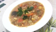 Sopa de legumes saborosa