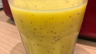 Suco de banana com maracujá