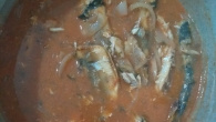 Sardinha ao molho de leite de coco