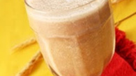 Shake de morango com banana e gérmen de trigo