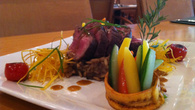 Tornedor de filet mignon com molho Marsala com vegetais e risoto de funghi