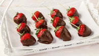 Espetinho de morango e chocolate