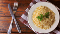 Arroz integral na panela de pressão