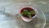 Panna cotta light com geleia de morango