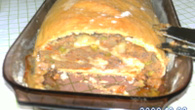 Rocambole de carne moída com massa de pão caseiro