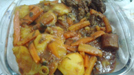 Carne ensopada com batata e cenoura na pressão