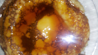 Panquecas doce com calda de caramelo