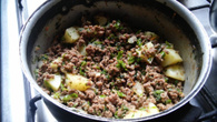 Carne moída simples com salsicha