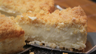 Torta cremosa com farofa crocante