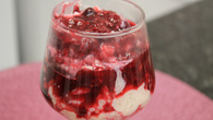 Arroz doce com coulis de frutas vermelhas
