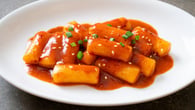 Tteokbokki: como fazer o bolinho de arroz com molho apimentado dos doramas