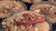 Cupcake integral de maçã e nozes