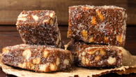 Pé de moça com chocolate meio amargo que não fica enjoativo