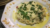 Risoto de gorgonzola com salaminho e espinafre