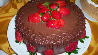 Bolo de morango e chocolate