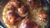 Frango assado com batatas rústicas