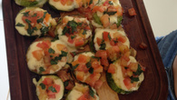 Aperitivo de abobrinha com queijo