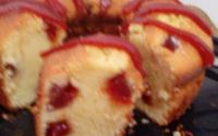 Bolo de fubá com goiabada