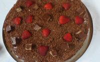 Bolo de bis com morango