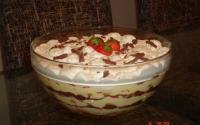 Pavê de chocolate com morangos