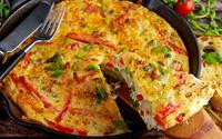 Torta de legumes assada, receita tradicional e fácil com ovo para o jantar