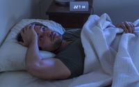 Sou biólogo e garanto: essa é a bebida popular que pode estar atrapalhando as suas noites de sono (não é café!)
