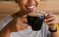 Sou cardiologista e garanto: "Pessoas que tomam café somente pela manhã têm uma expectativa de vida mais longa e têm menos probabilidade de sofrer um ataque cardíaco”.
