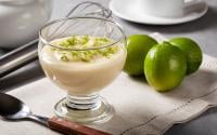 Nem ovos, nem manteiga: creme de limão fácil fica pronto em 10 minutos e é um delicioso recheio para bolos e sobremesas