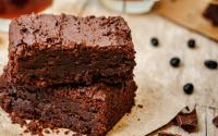 Você já comeu brownie de feijão? Parece estranho, mas essa receita é deliciosa e todo mundo deveria experimentar