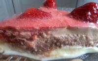 Pavê de chocolate e morangos