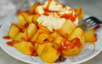 Minhas batatas fritas estavam ficando boas na air fryer até eu tentar o truque da água, agora elas não têm rival
