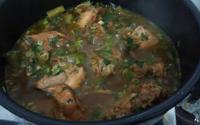 Frango com quiabo