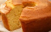 Receita de bolo simples caseiro que aprendi com a minha tia: esse é o segredo para ficar bem fofinho e saboroso
