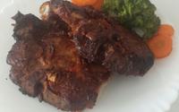 Carré Spice (Costeletas de porco grelhadas com molho apimentado)