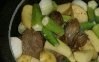 Picadinho de carne com quiabo