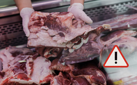 Cuidado com o lugar em que você compra a carne do mês: operação encontra 1 tonelada de comida estragada em rede de supermercado