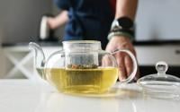 O que acontece com os benefícios se você ferver as folhas do chá de louro? Saiba como preparar a bebida antioxidante do jeito certo