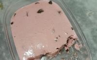 Mousse de morango com biscoito de morango