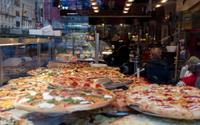 Cidade que nunca dorme produz quase 4 pizzas por segundo e tem os pizzaiolos mais premiados do Brasil