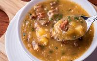 Sopa de mandioca e carne
