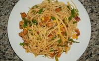 Macarrão alho e óleo com frango