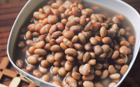 Se você tem esta panela de pressão de indução, você tem tudo que precisa para fazer o feijão mais gostoso e temperado para o almoço